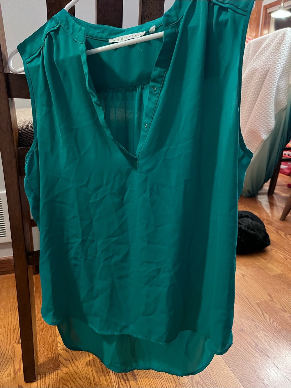 Violet & Claire Teal Sleeveless V-Neck Shell Blouse